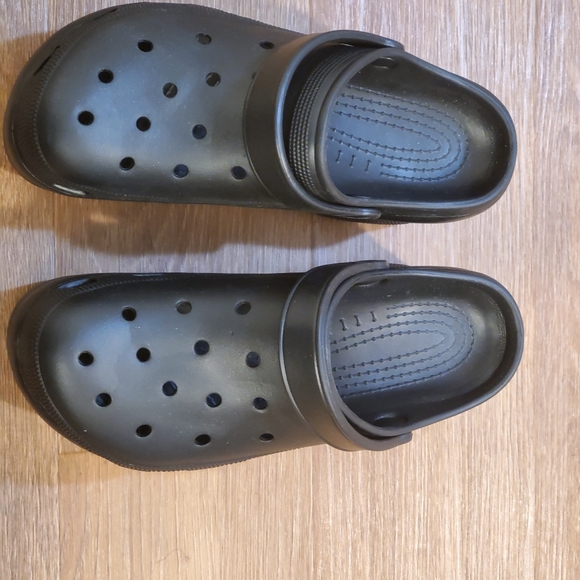 Cape Robbin Black Platform Slip On Mules - Picture 9 of 10